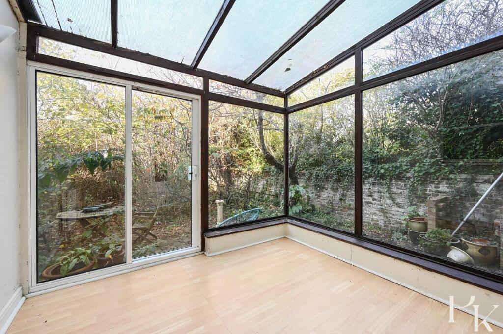 FLAT 2 - 22 SACKVILLE ROAD (8).jpg