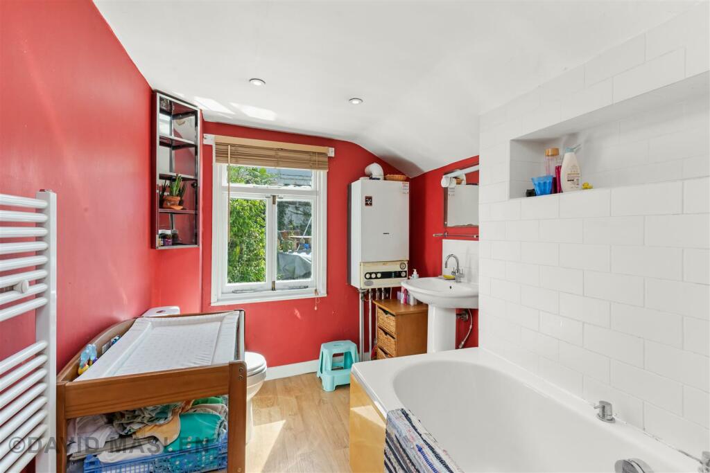 bathroom (2).jpg