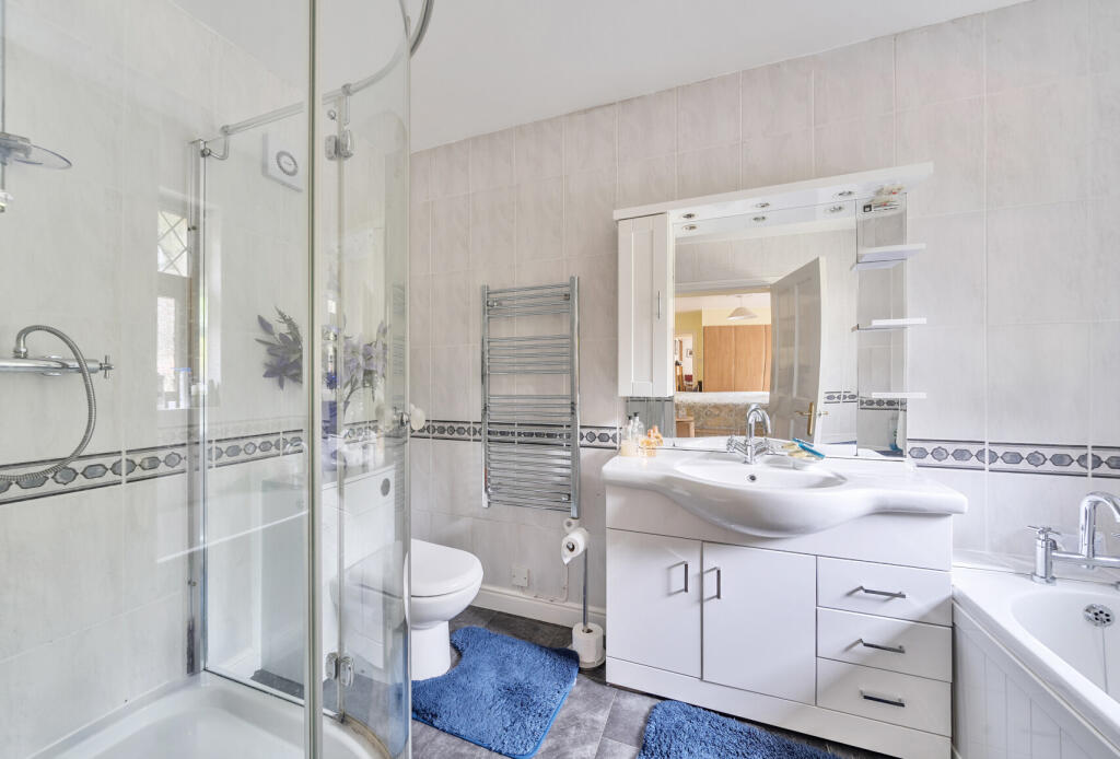 1350438-12-68c1ac...