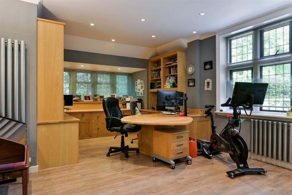 FAR END (INTERNALS) (27).jpg