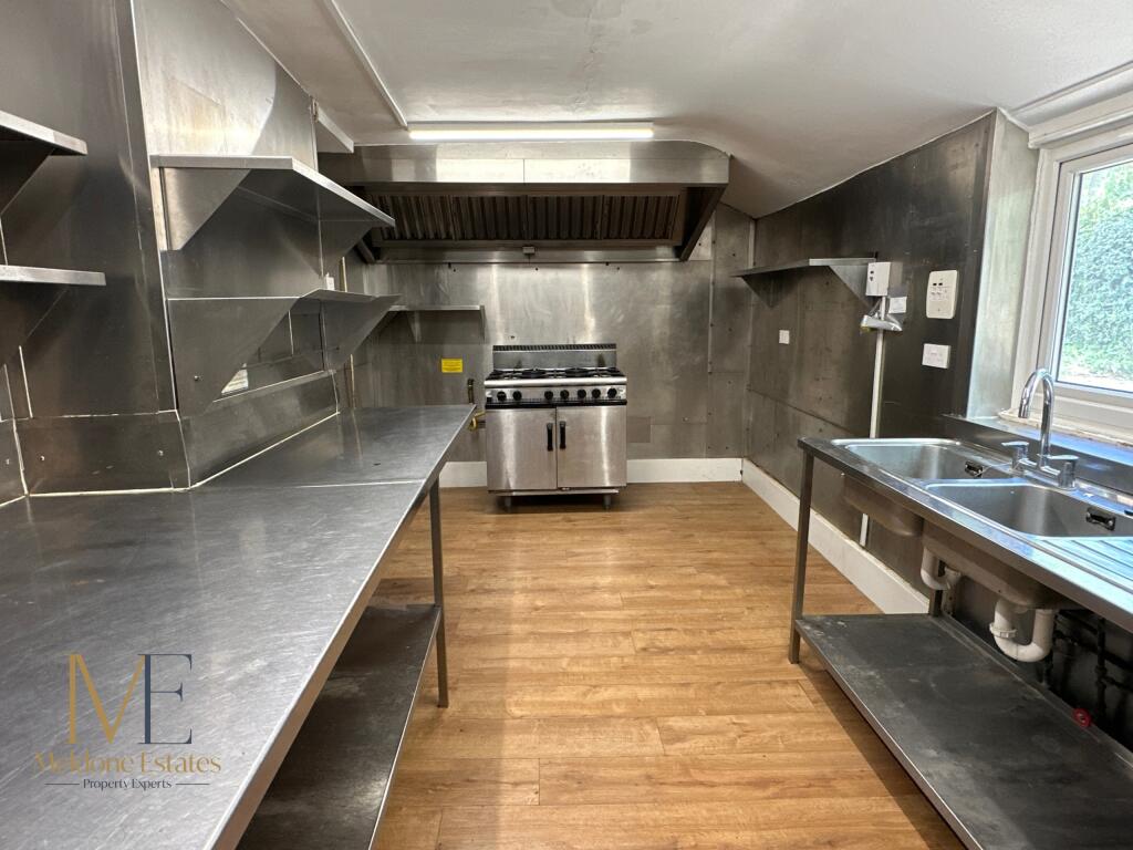 Kitchen - 1.JPG