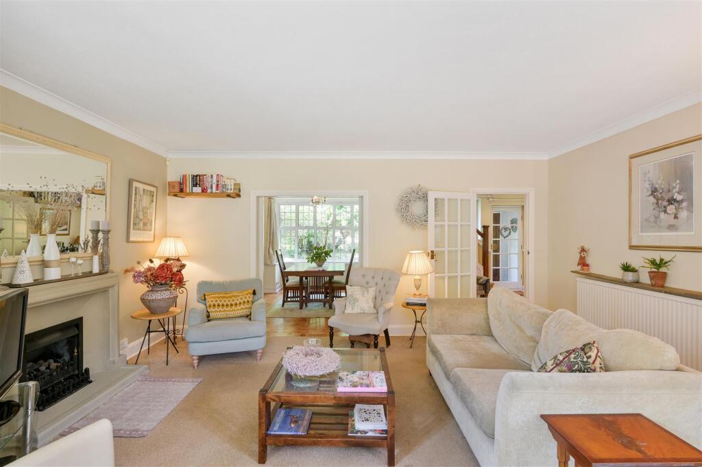 WILMERHATCH LANE (5).jpg