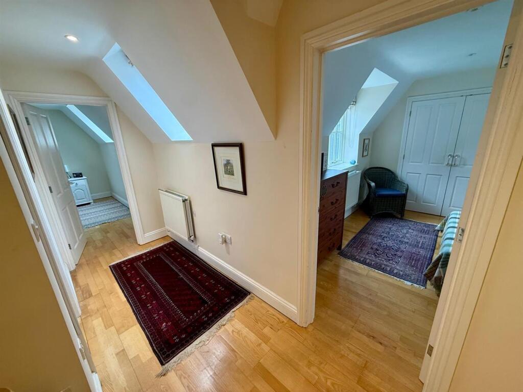 WhatsApp Image 2025-10-15 at 22.00.22_21f7d226.jpg