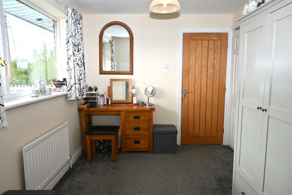 dressing room.JPG