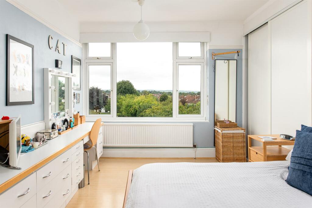 Bedroom2_2.jpg
