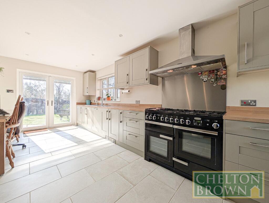 Kitchen &amp; Breakfast