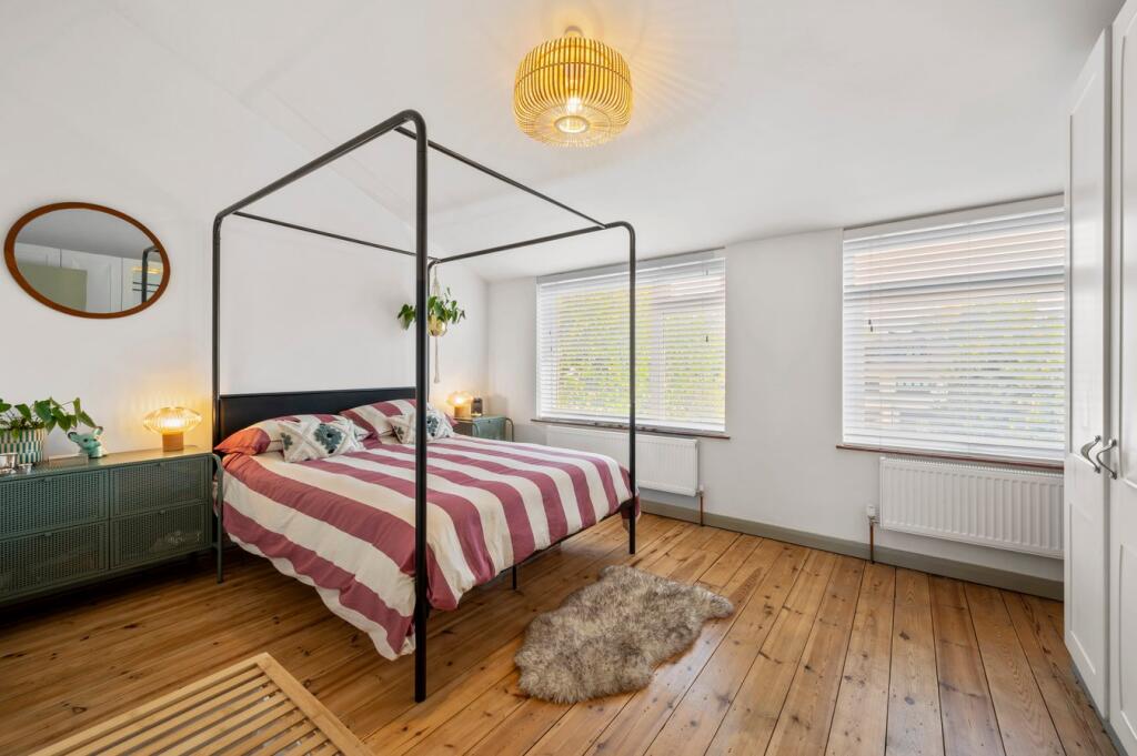 Ridgemount, Weybridge, KT13