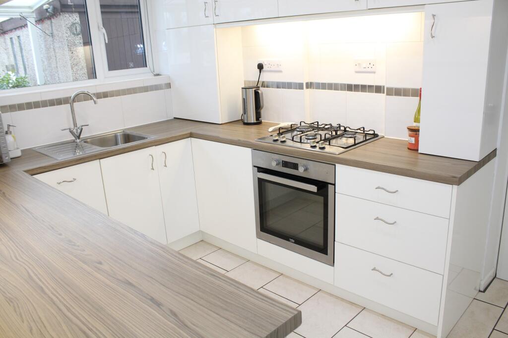 Fitted Kitchen Picture 2