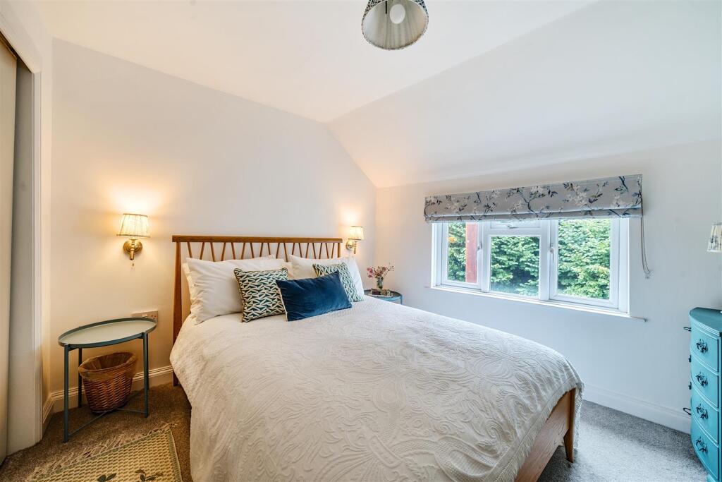 Second bedroom