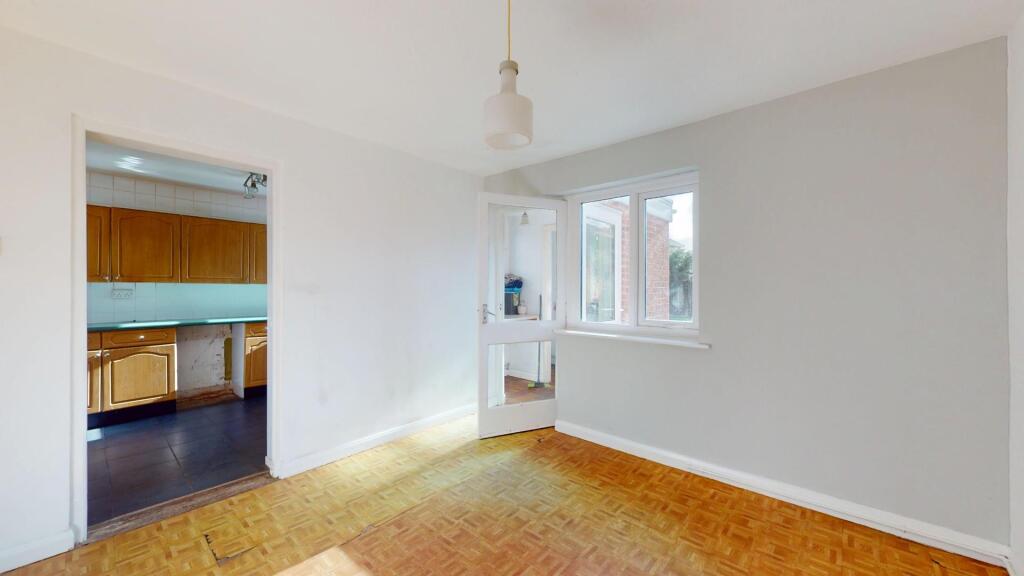 BREAKFAST/DINING ROOM