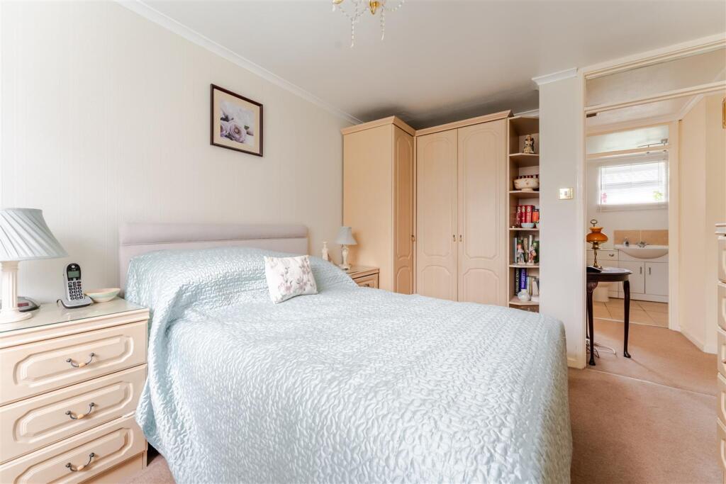 2 Tripps Corner, Yatton, BS49 4JW 27.jpg