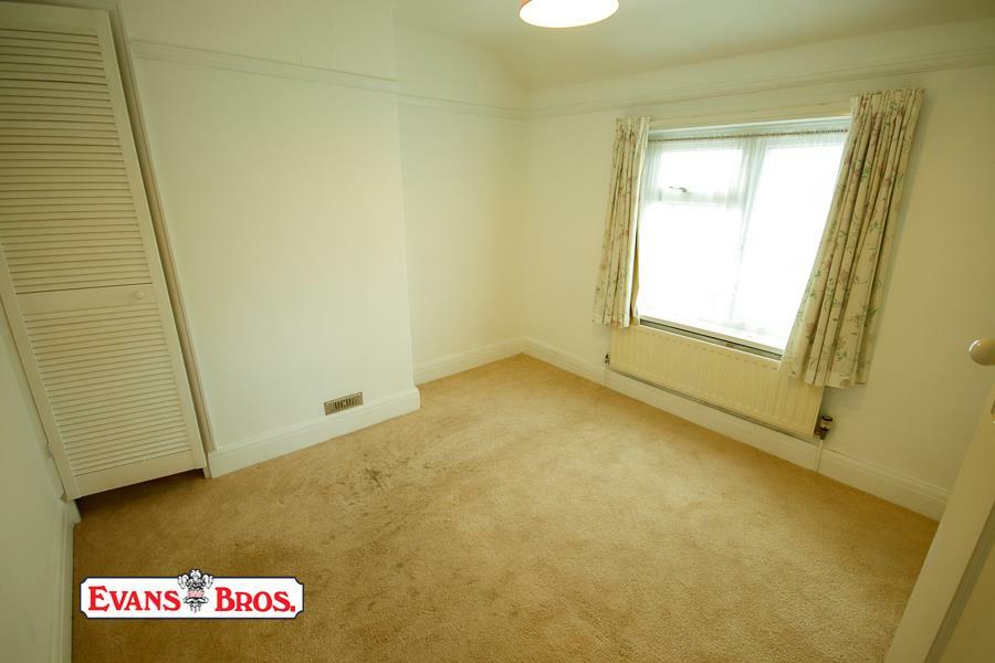 REAR DOUBLE BEDROOM 2