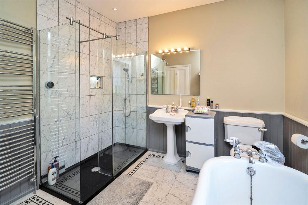 Bed 1 En-Suite