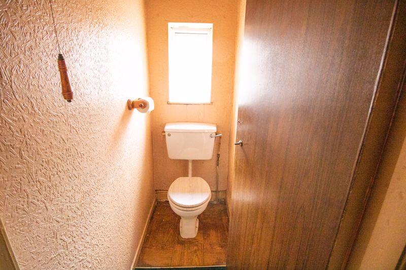 Toilet (Separate to the shower room)