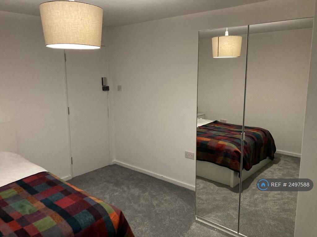 Room 2 - Available Now (£700)