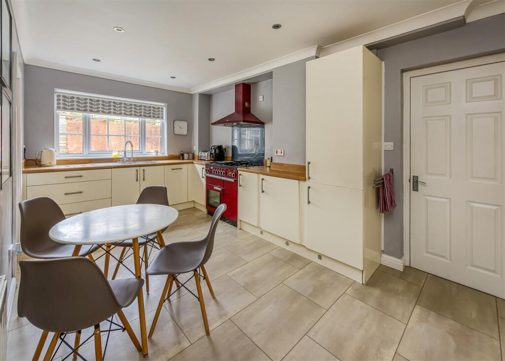 2 Heath House Drive-kitchen1.jpg