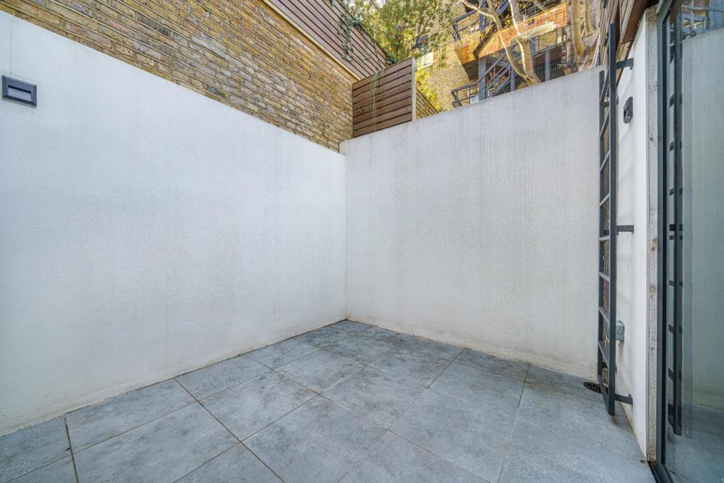 Patio Garden (1).JPG