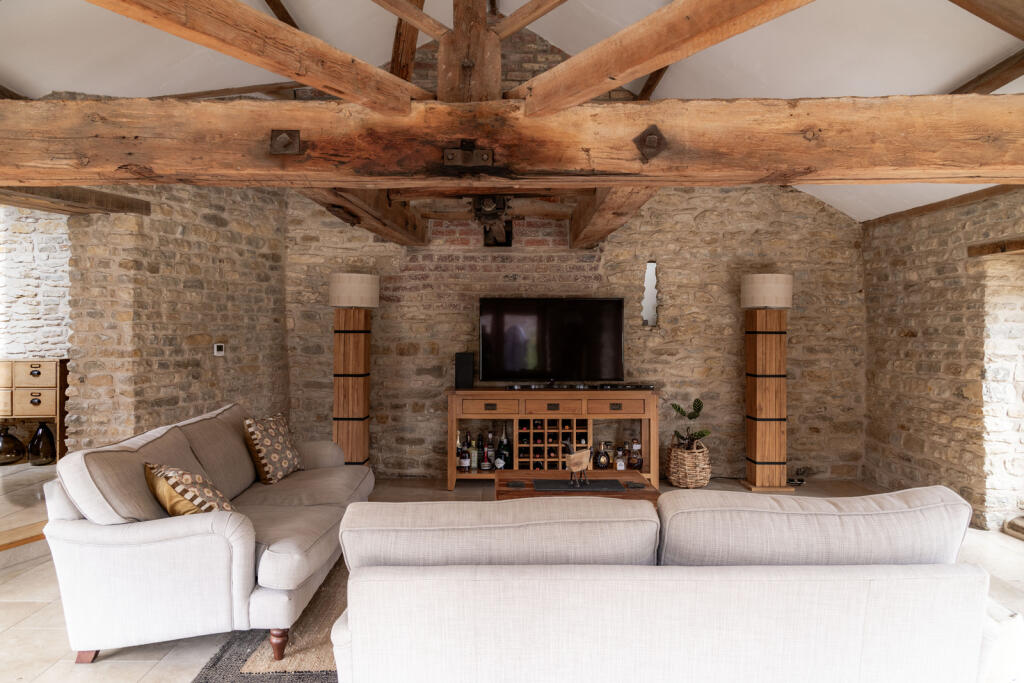 282668 - Ginmill Barn 11.jpg
