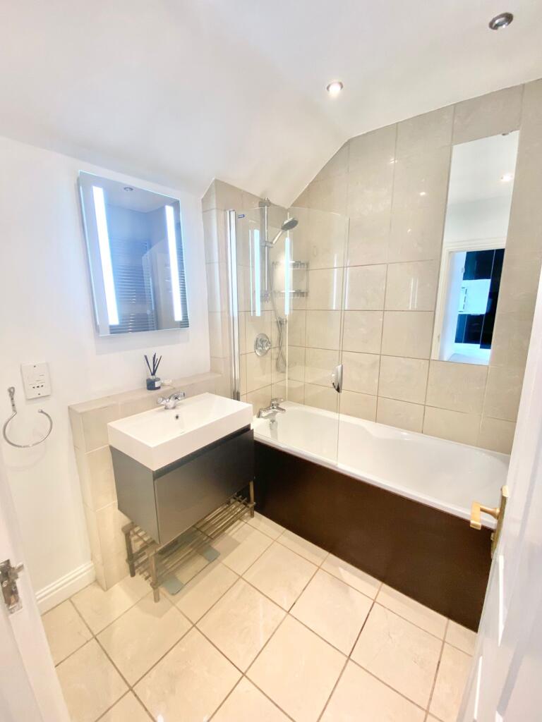 1 Bathroom
