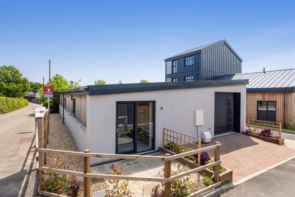 A04 - Apple Orchard - Staverton - 250514.jpg