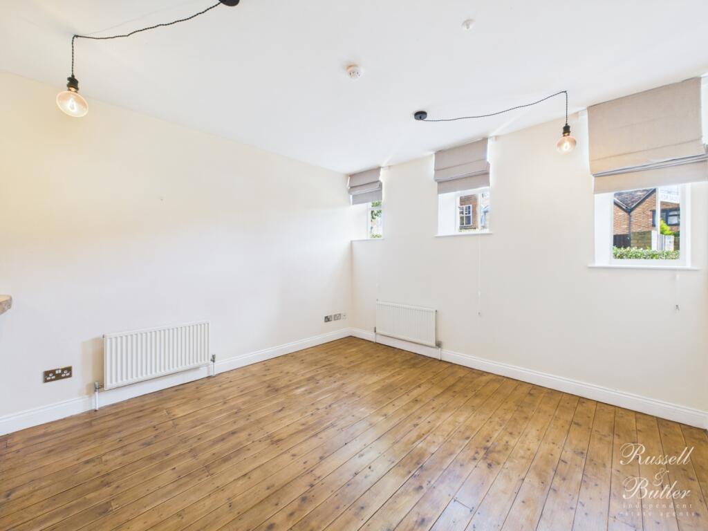 CAM02127G0-PR0337-STILL014