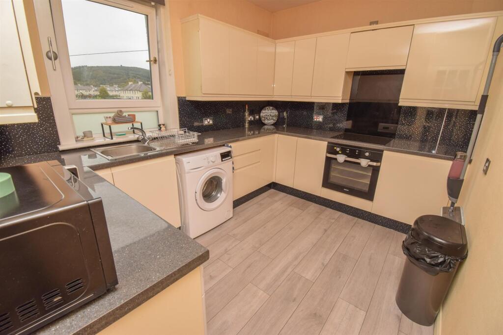 KITCHEN-2..jpg