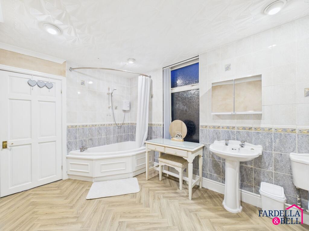 General Upstairs Description