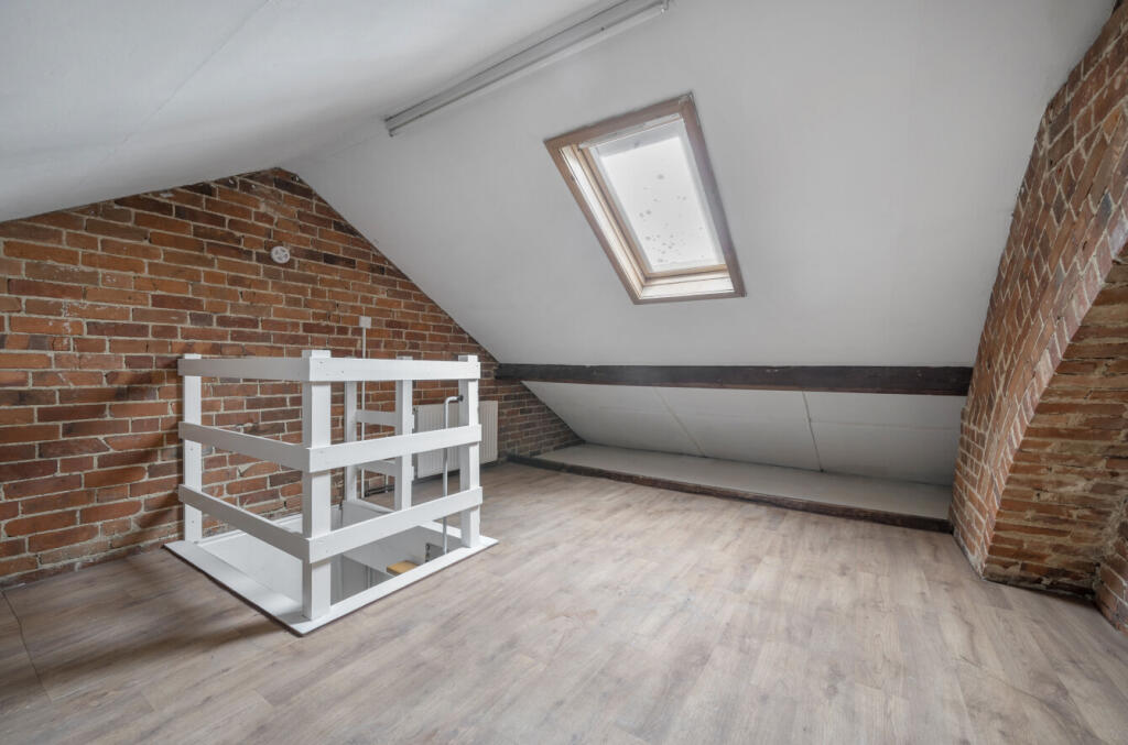 1299511-2-6835804...