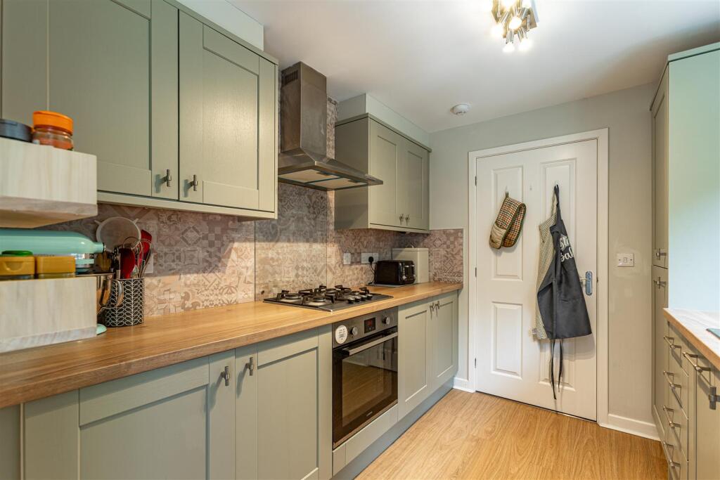 24 The Beeches Tweedbank 12a.JPG