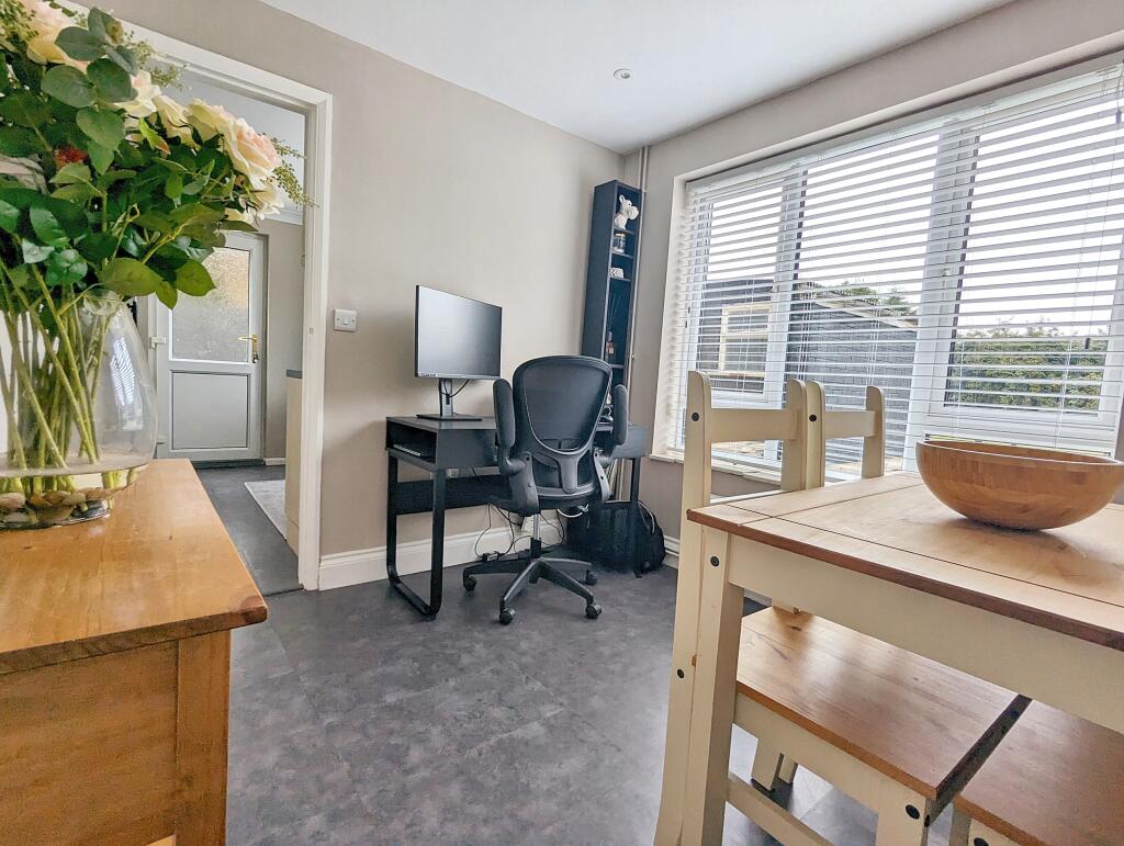 Dining room/Home Office/Bedroom 4