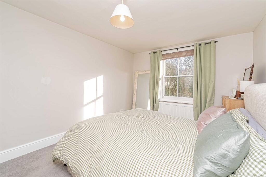 Flat 2, 14 Windmill Rd SW18 2EU-LOW RES-10.jpg