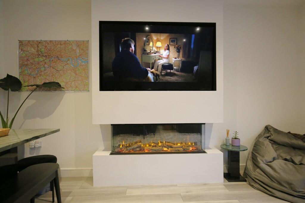 Media wall/Fire