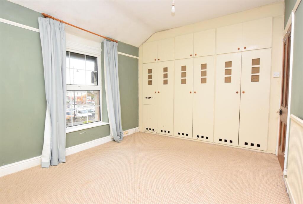 Bedroom 1.JPG