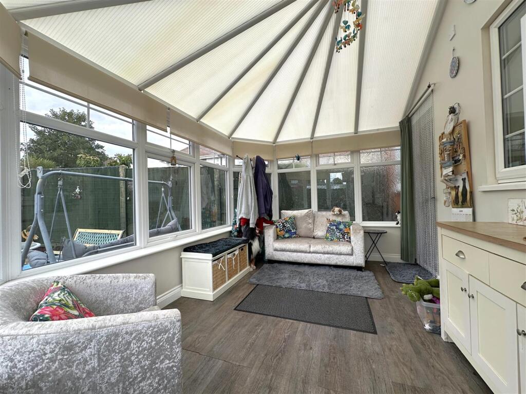 Large Conservatory 059