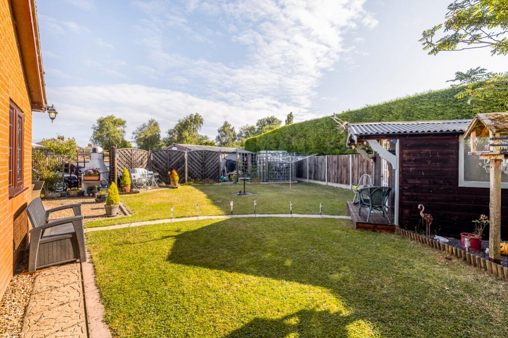 16 Clough Road (Holbeach)-14