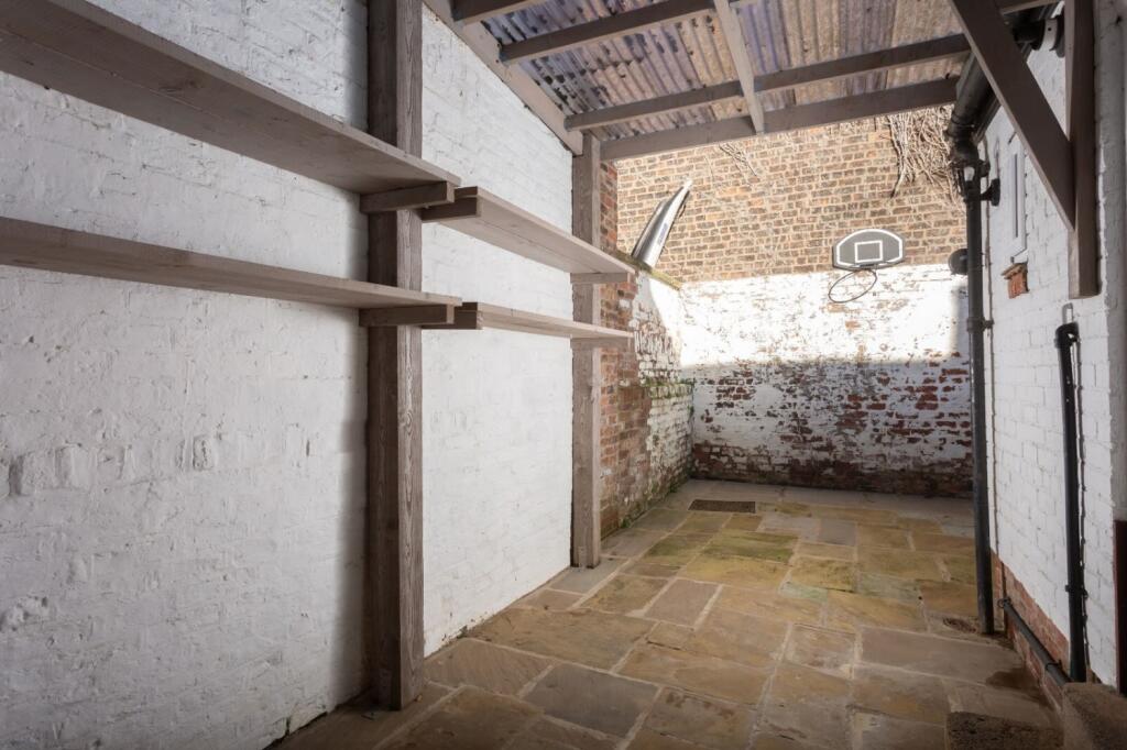 04_07_2025, 7 Tower Place(13)