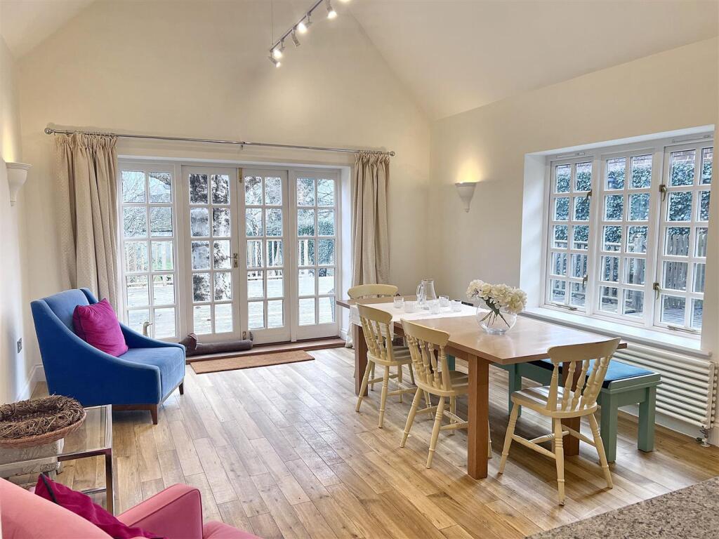 Breakfast Room