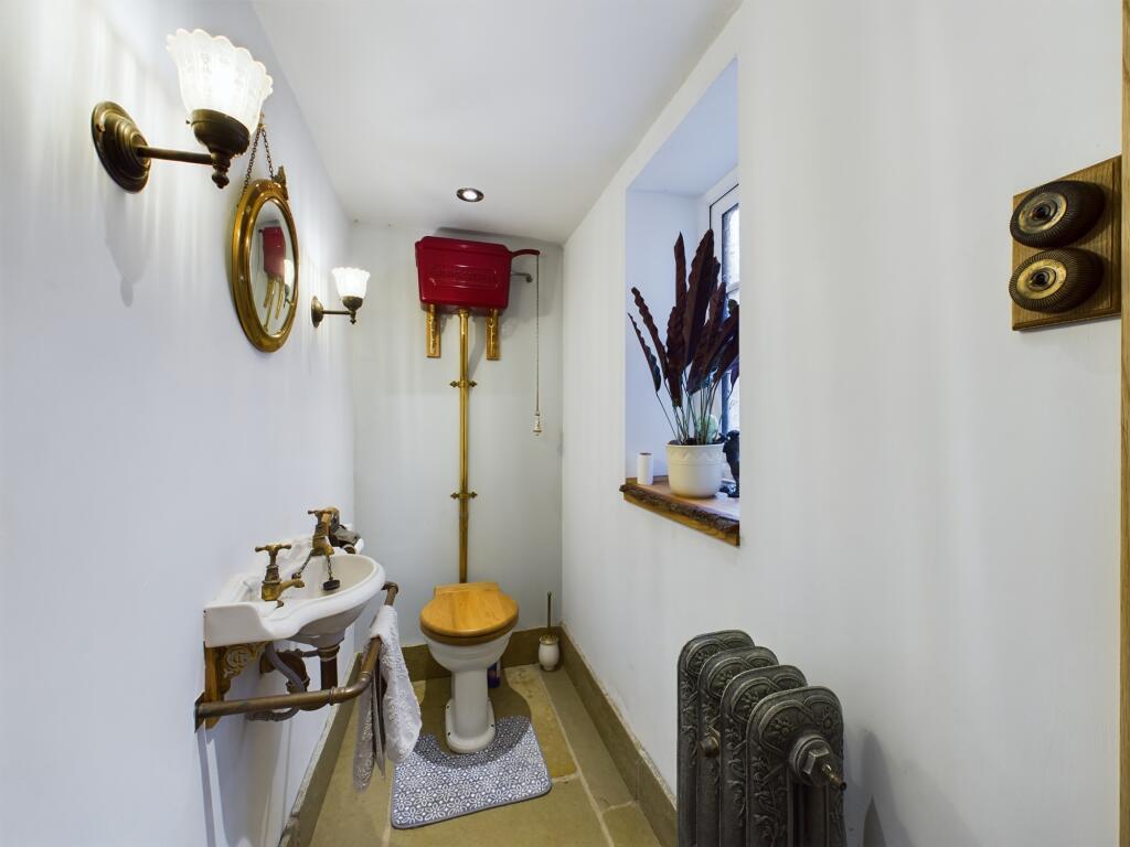 Cloakroom/WC