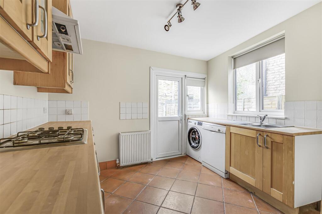 KITCHEN.jpg