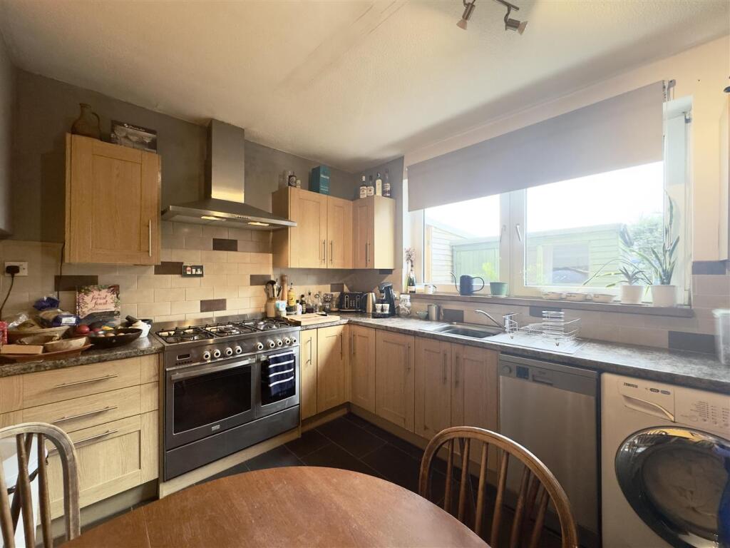 Kitchen/Dining