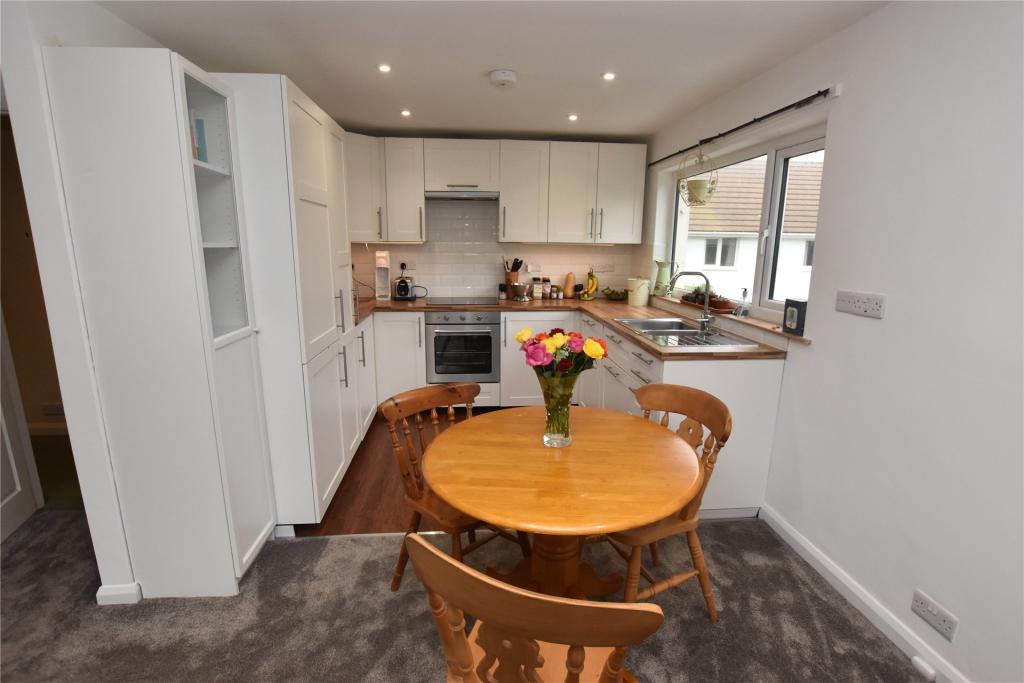 Ff Sitting/Kitchen