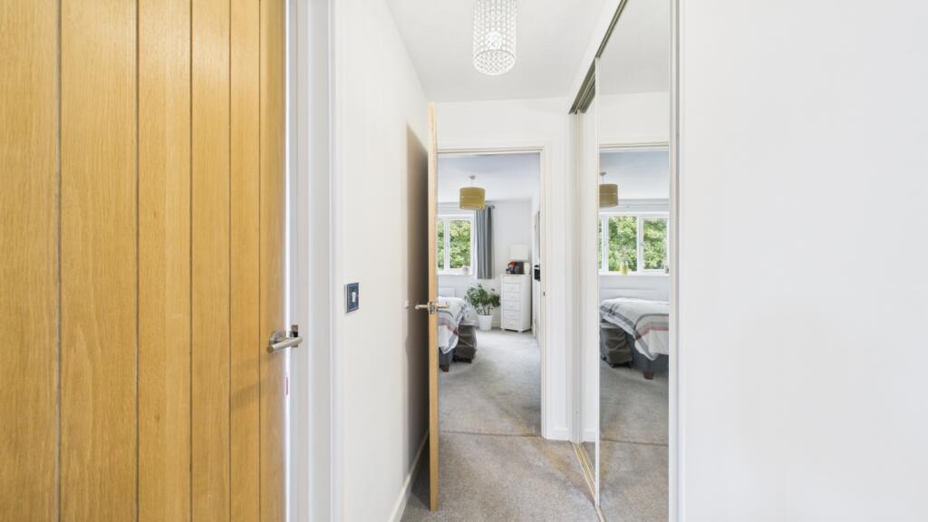 ewemove-goodwoodclose-walkinwardrobe