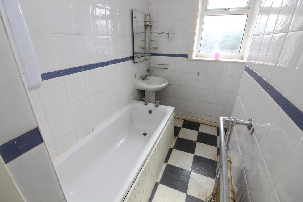 Bathroom T202509291600.jpg
