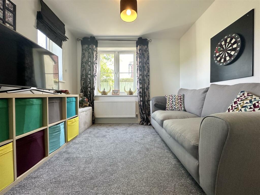 Sitting/Family Room
