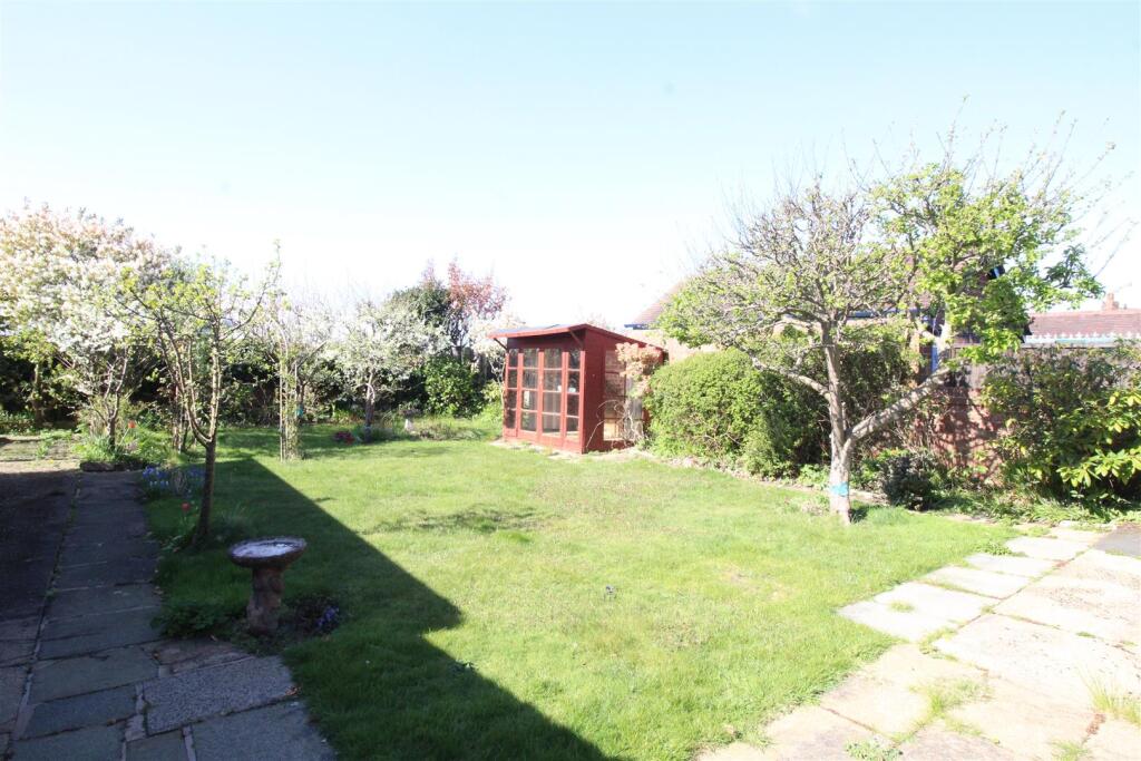 Crosland Road North, 39 - Rear garden 2.JPG