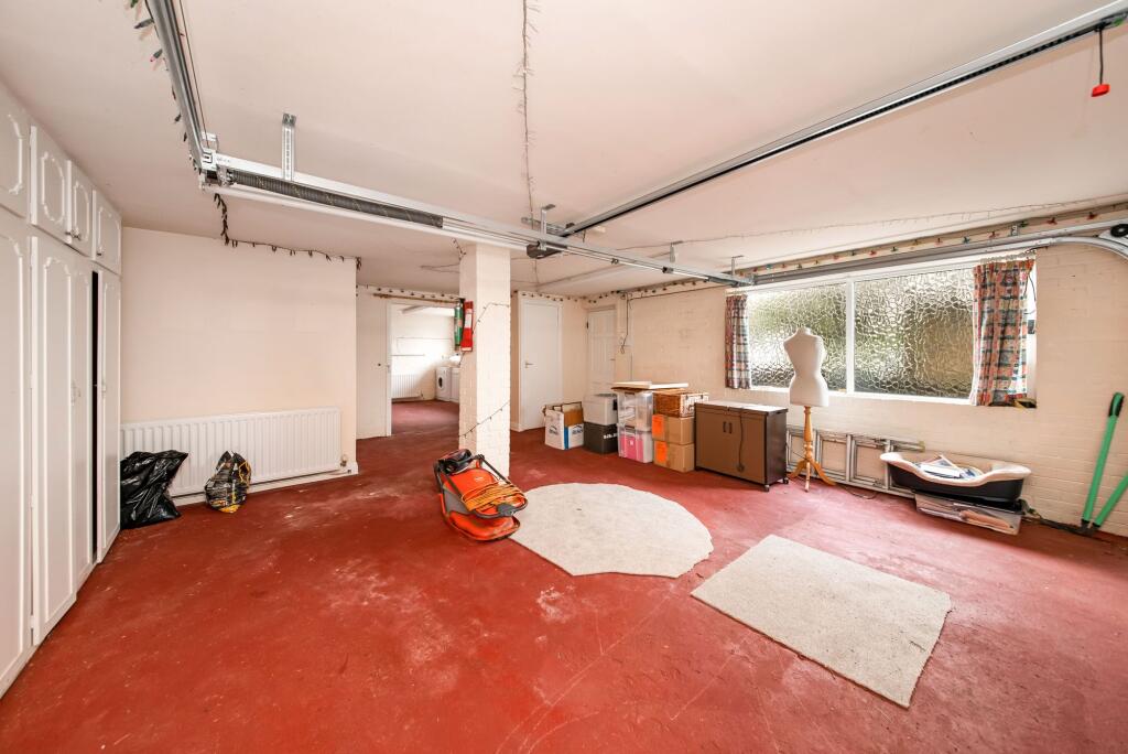 GARAGE