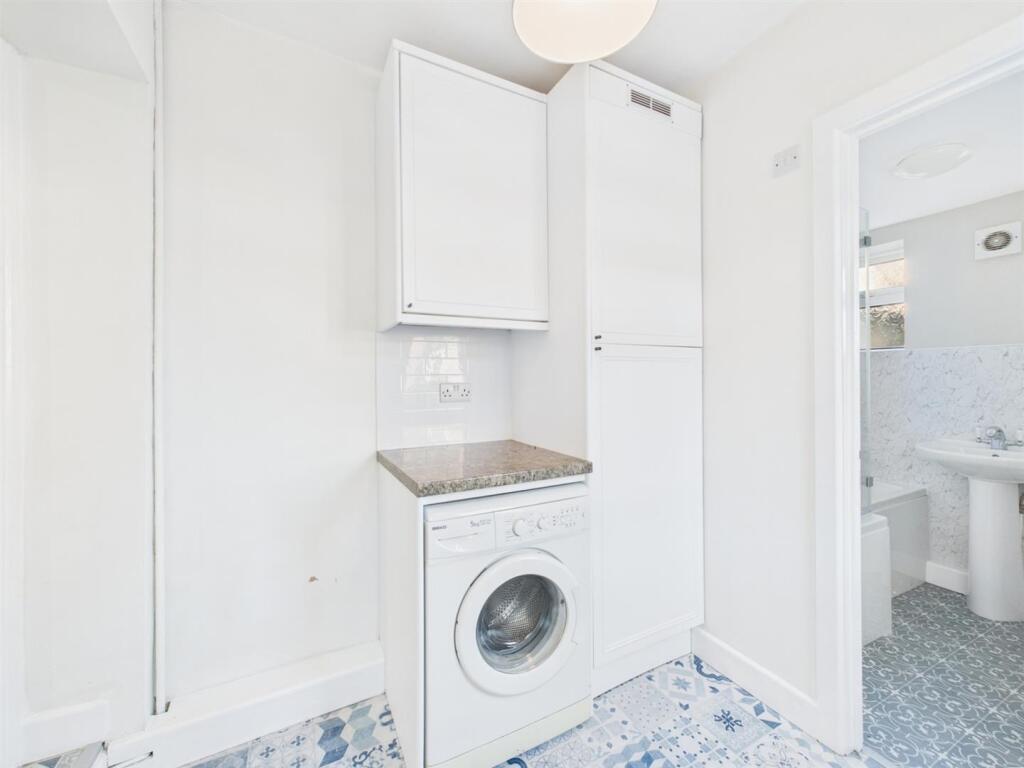 11 - 2 bedroom end-terraced house.jpg