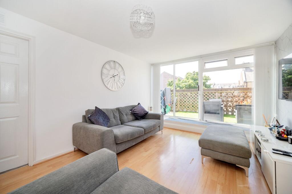 Living Room/Dining area