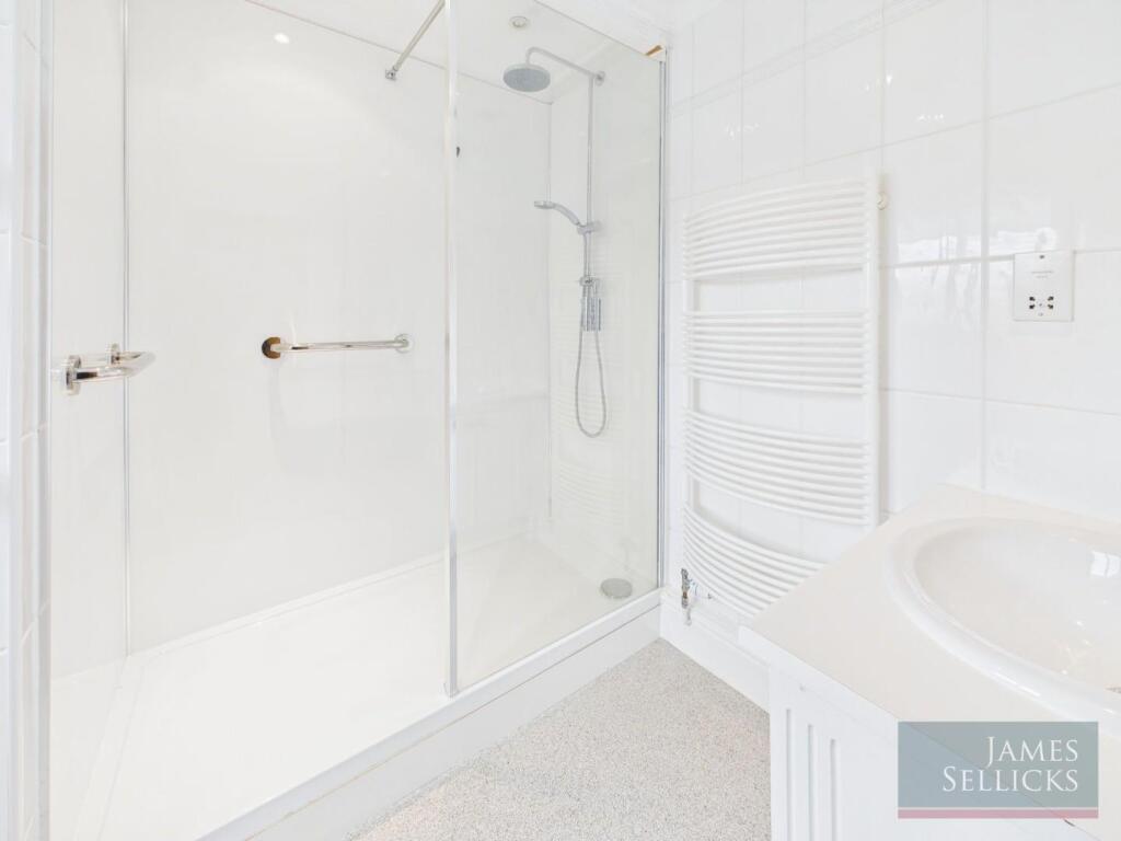 Master En-Suite
