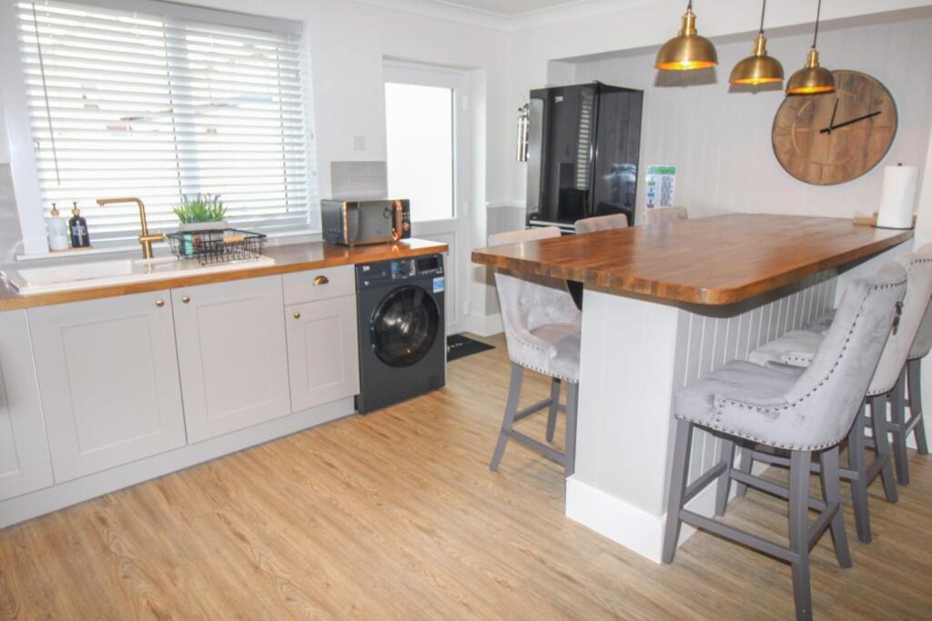 KITCHEN-DINER.jpg